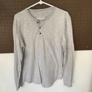Express Men’s Heather Gray Long Sleeve Henley Lightweight Soft Casual Shirt
